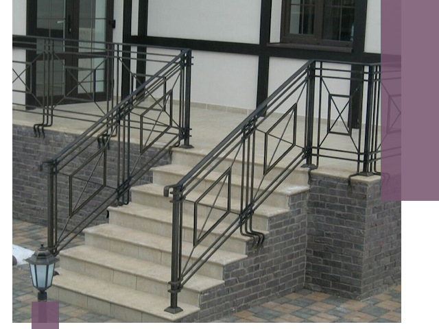 Перила для крыльца в Малоярославце — монтаж, изготовление и установка