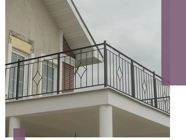 Изготовление балконных ограждений в Малоярославце из металла и стекла